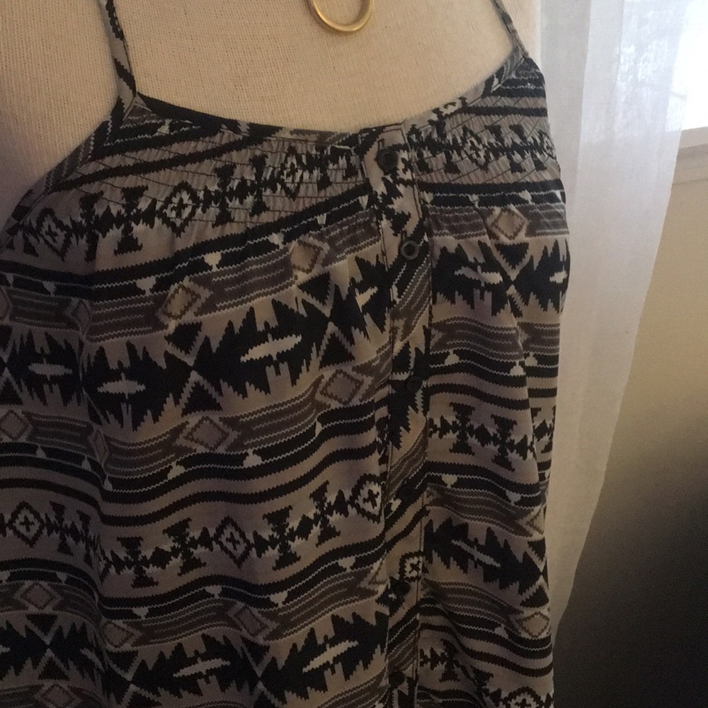 Aztec Print Top - Picture 2 of 8